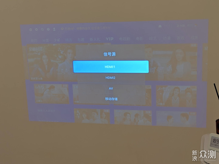 办公家用投影旗舰产品:刻刻D9智能移动影院